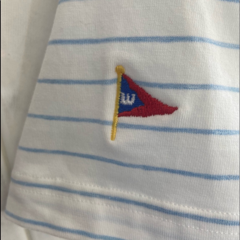 📍SOLD 📍 Johnnie O’ high end golf shirt from Wianno Golf Course
